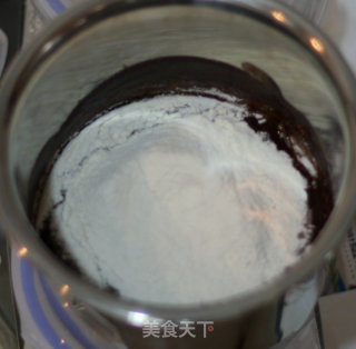 悠闲下午茶---巧克力熔岩蛋糕的做法步骤：8