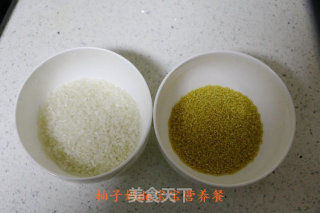 菠萝双米粥的做法步骤：1