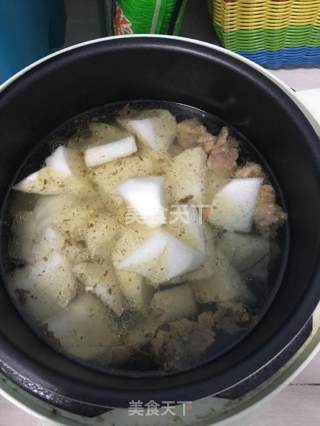 牛腩萝卜汤的做法步骤：3