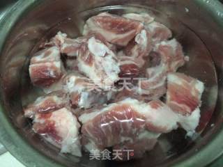 糖醋小排的做法步骤：1