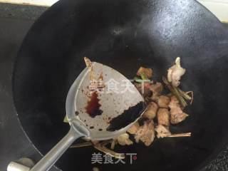 胡萝卜土豆炖牛肉的做法步骤：4