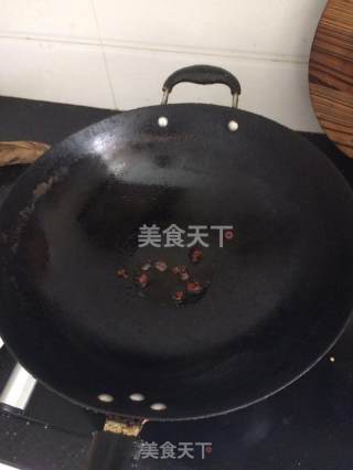 蘑菇洋葱炒肉的做法步骤：2