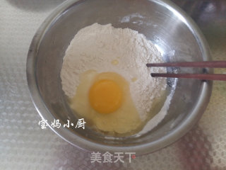 虾仁蔬菜蛋饼的做法步骤：2