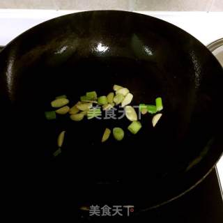 土豆烧茄子的做法步骤：2