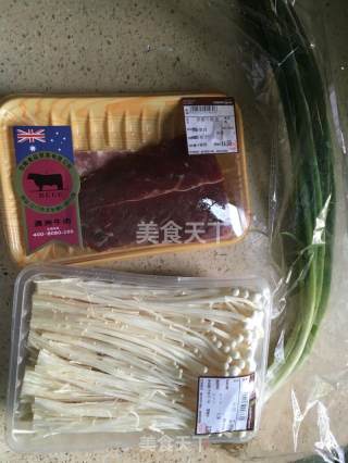 金针菇牛肉汤的做法步骤：1
