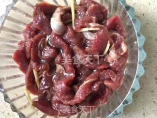 金针菇牛肉汤的做法步骤：4