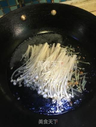 金针菇牛肉汤的做法步骤：8