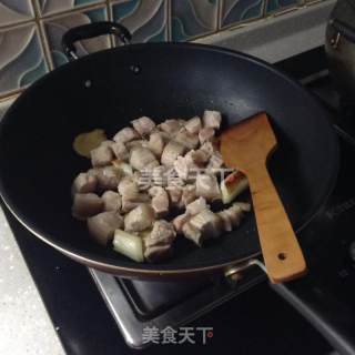猪肉炖粉条的做法步骤：4