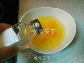 蛋炒饭的做法步骤：2