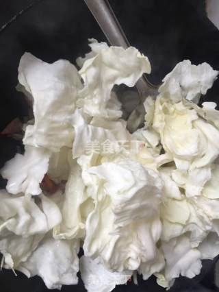 辣炒手撕包菜的做法步骤：4