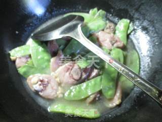 扁豆煮腊鸡腿的做法步骤：7