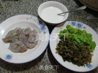 雪菜虾仁蚕豆羹的做法步骤：1