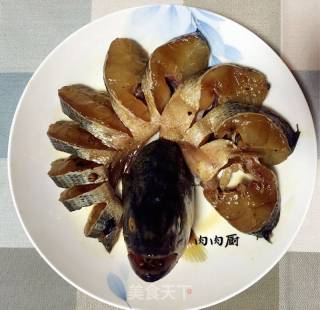 肉肉厨教您清蒸鲈鱼如何才能做到鱼肉味鲜嫩滑？的做法步骤：6