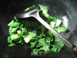 虾仁青菜炒年糕的做法步骤：4
