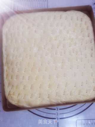 充满正能量的早餐面包肉松卷的做法步骤：7