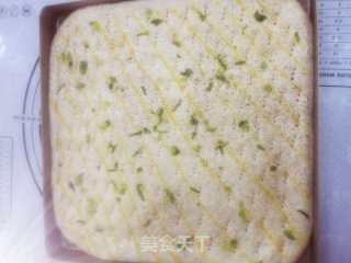 充满正能量的早餐面包肉松卷的做法步骤：8