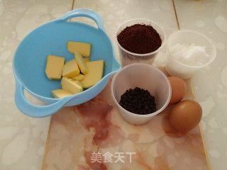 巧克力磅蛋糕的做法步骤：1