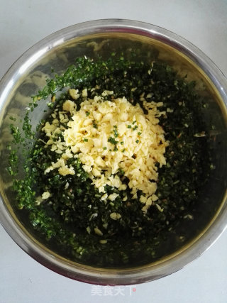 韭菜鸡蛋馅饼的做法步骤：5