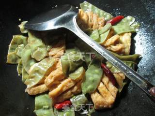 扁豆煮兰花豆腐干的做法步骤：9