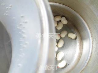 白芸豆南瓜汤的做法步骤：4
