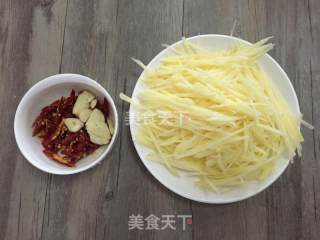 酸辣土豆丝的做法步骤：2