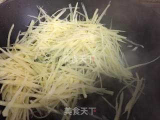 酸辣土豆丝的做法步骤：3