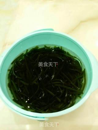 辣椒炝海带的做法步骤：1