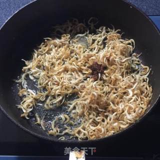 麻辣小银鱼的做法步骤：2