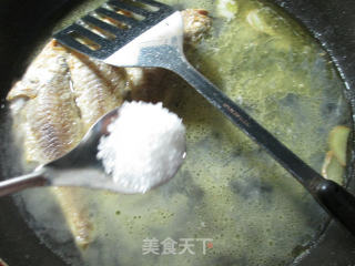 小黄鱼煮粉丝的做法步骤：8