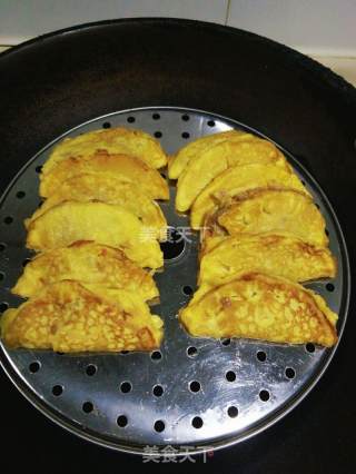 竹笋鲜肉蛋饺的做法步骤：7