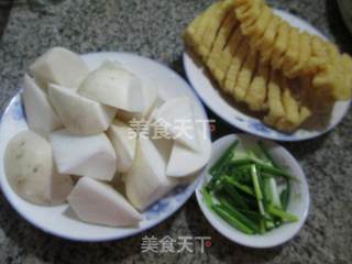 兰花豆腐干烧萝卜的做法步骤：1