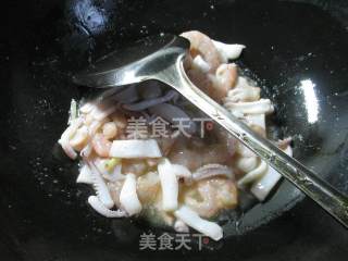 腌白菜炒海鲜的做法步骤：6