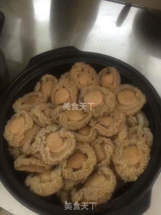 鲍汁扣南非鲍鱼的做法步骤：1