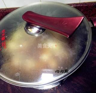 手把手教您如何做出一份香嫩诱人的红烧排骨#肉肉厨的做法步骤：11