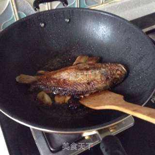 红烧黄鱼的做法步骤：4