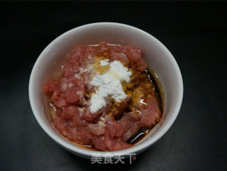 韭菜肉酱面------天凉好个秋的做法步骤：3