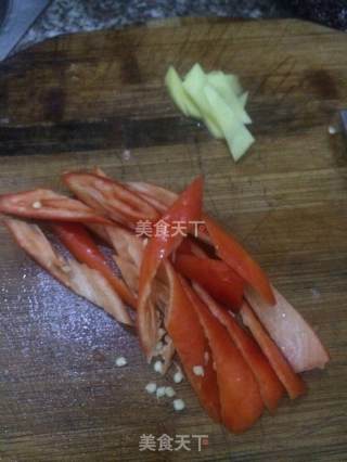 鱿鱼炒菜花的做法步骤：5