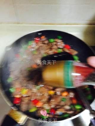 黑椒牛肉粒的做法步骤：10