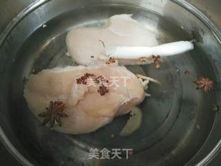 麻辣鸡丝的做法步骤：1