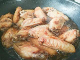 可乐鸡翅的做法步骤：1