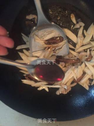 茭白香菇炒肉丝的做法步骤：6
