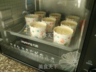 海绵纸杯蛋糕的做法步骤：8