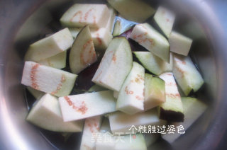 少油版地三鲜的做法步骤：1