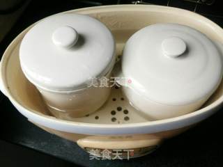 椰汁桃胶桂圆红枣汤的做法步骤：6