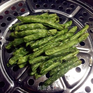 正宗四川家常菜之干煸四季豆#肉肉厨的做法步骤：5