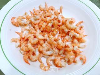 虾仁青菜蛋炒饭的做法步骤：1