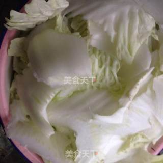 醋溜白菜的做法步骤：1
