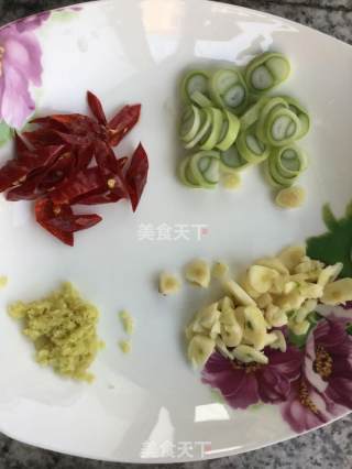 卤肉饭的做法步骤：4