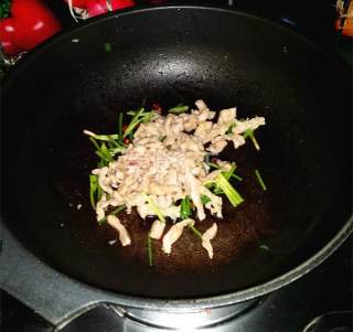 芫爆猪肉丝的做法步骤：9