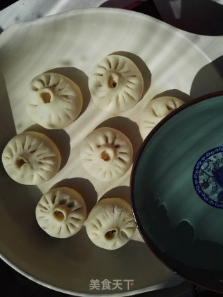 韭菜鸡蛋水煎包的做法步骤：12